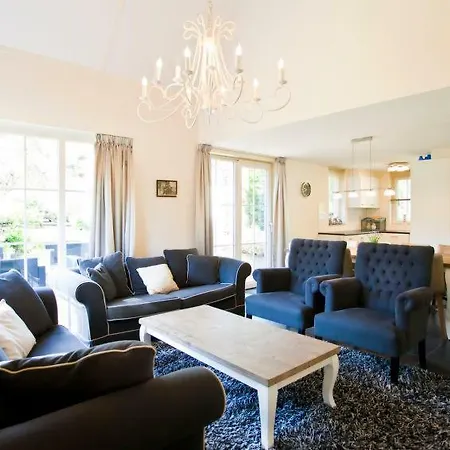 Sleeps 8 Pool Wifi *